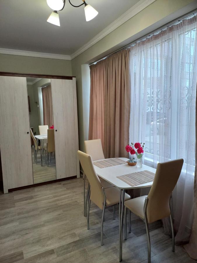 Квартира У Моря-Тереза Sukhumi Exterior foto